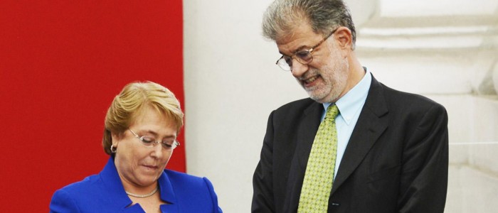 Bachelet le pone piso a Engel