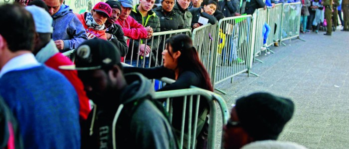 Inmigrantes: la deuda de los municipios santiaguinos